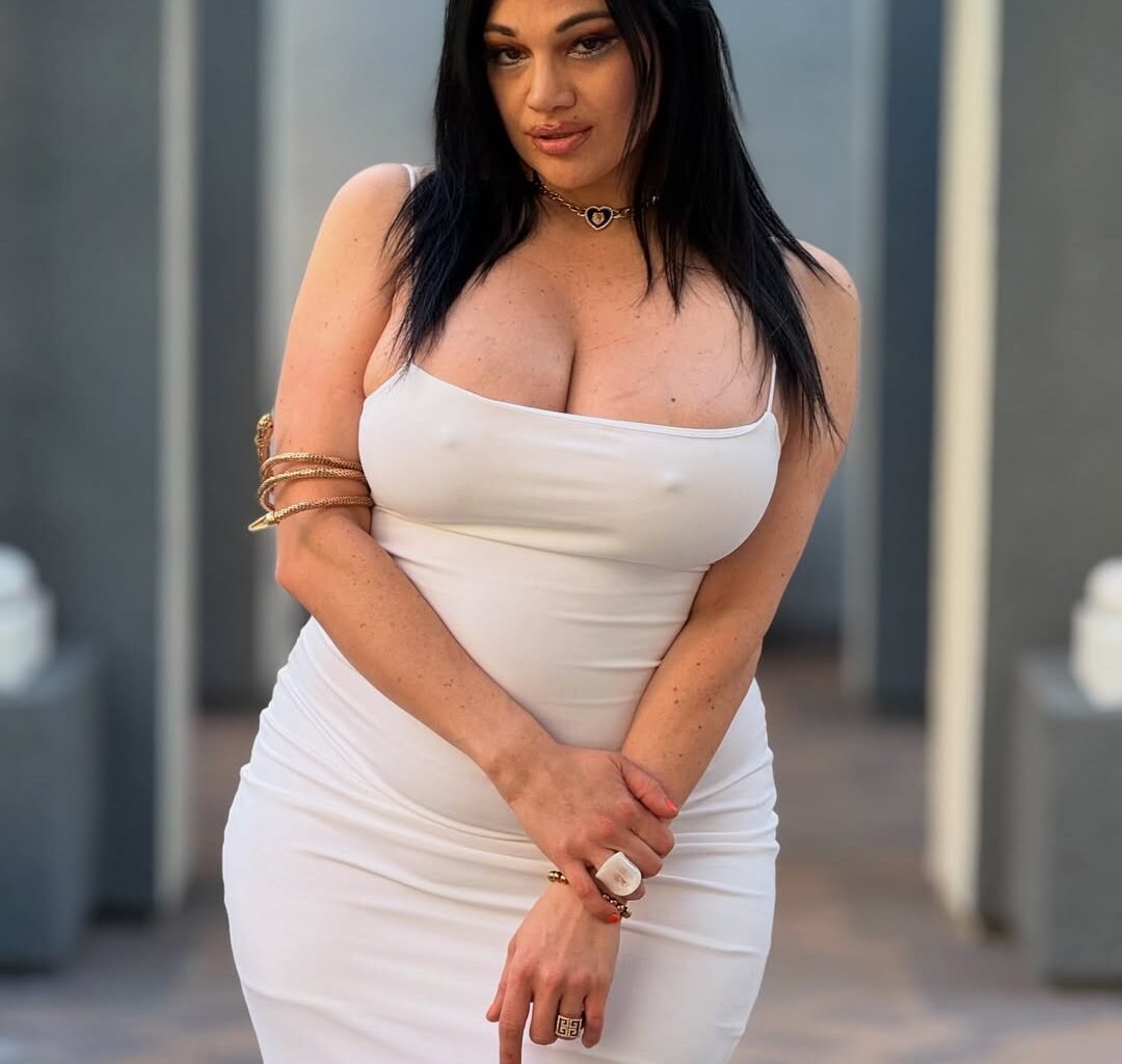 Mona Azar Biography